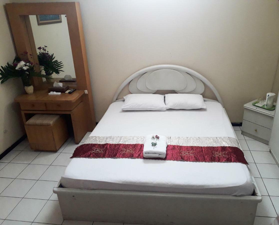 Vidi 1 Hotel Jogjakarta Kejayan Exterior photo