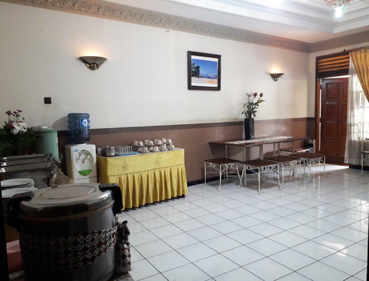 Vidi 1 Hotel Jogjakarta Kejayan Exterior photo