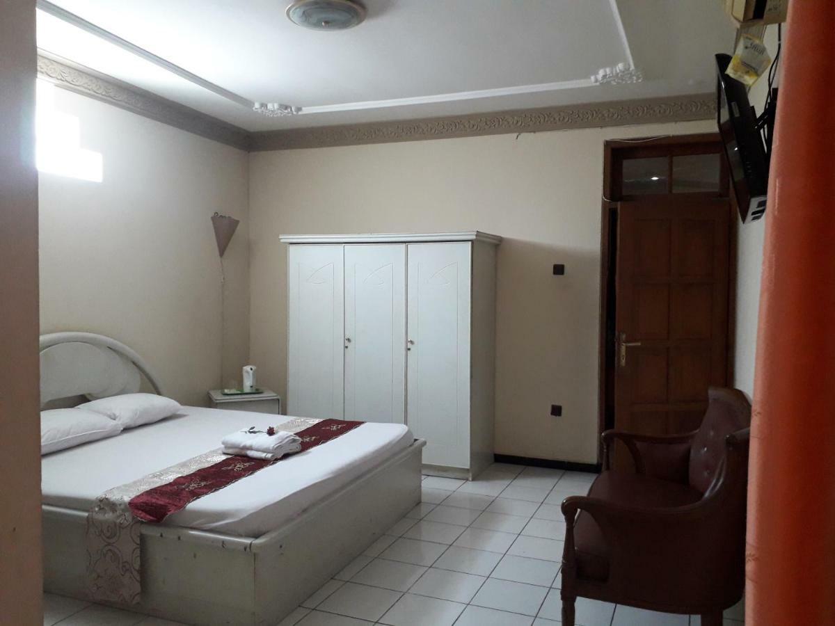 Vidi 1 Hotel Jogjakarta Kejayan Exterior photo