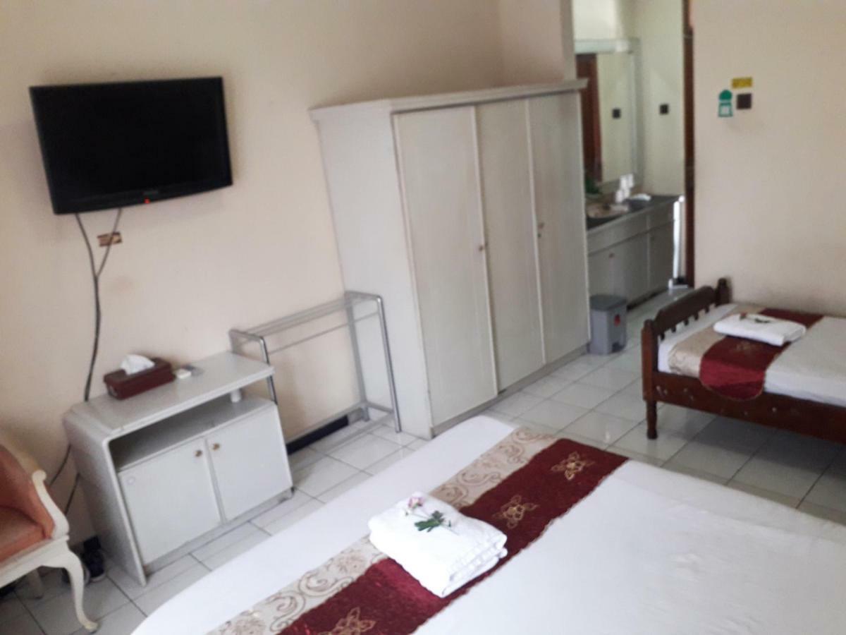 Vidi 1 Hotel Jogjakarta Kejayan Exterior photo