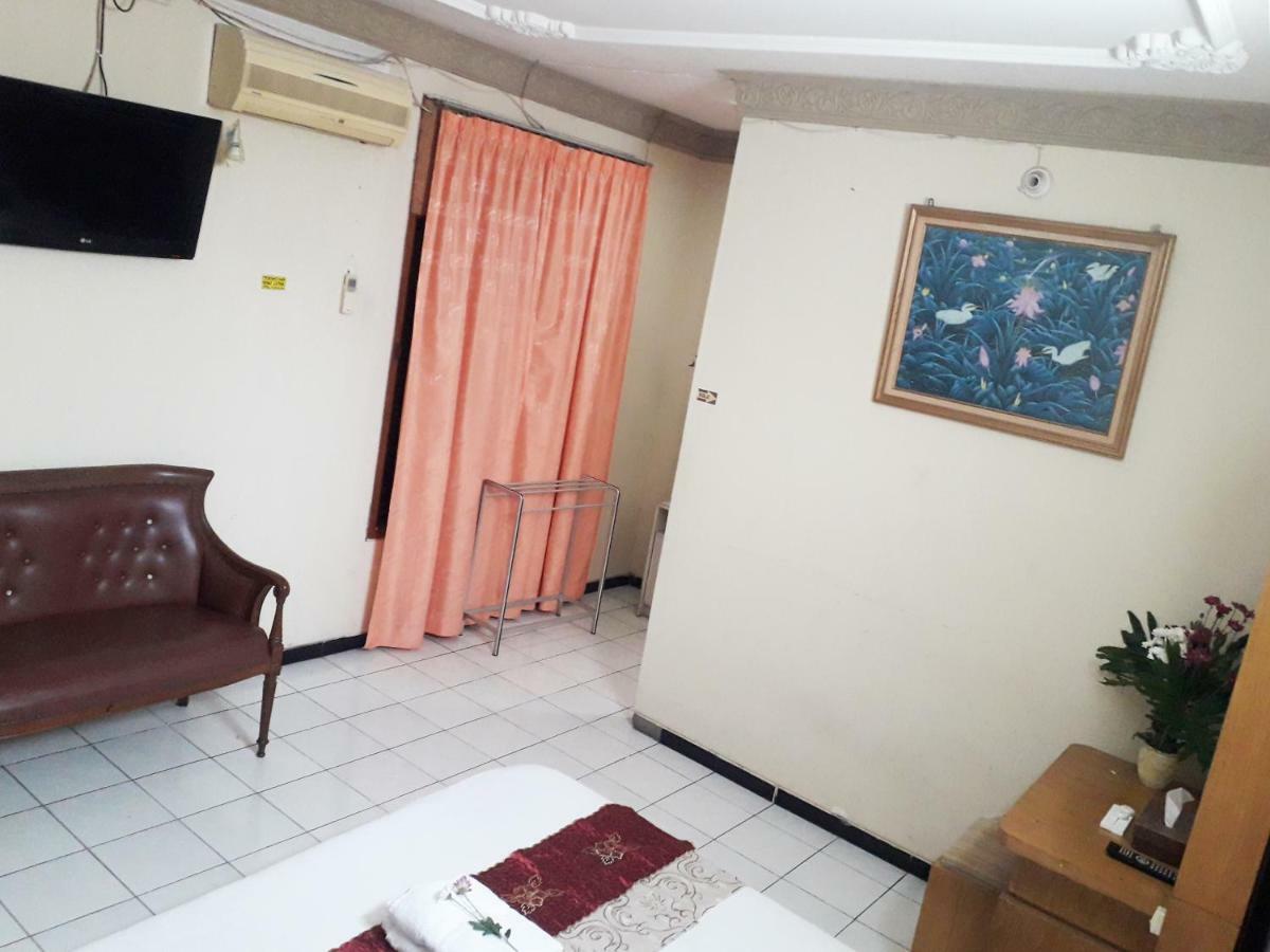Vidi 1 Hotel Jogjakarta Kejayan Exterior photo